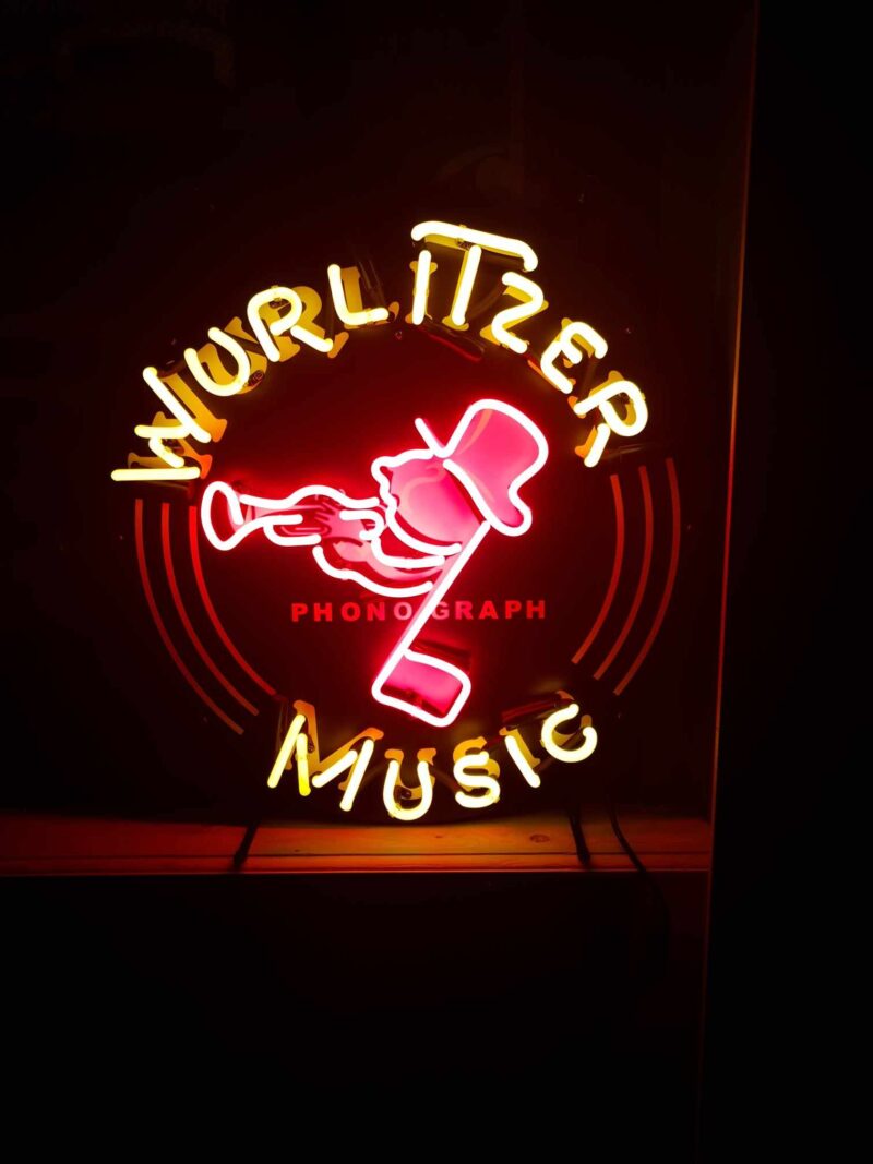 Wurlitzer neon sign: Johnny One Note